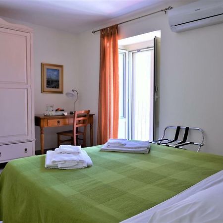 B&B Al Teatro Massimo คาตาเนีย ภายนอก รูปภาพ