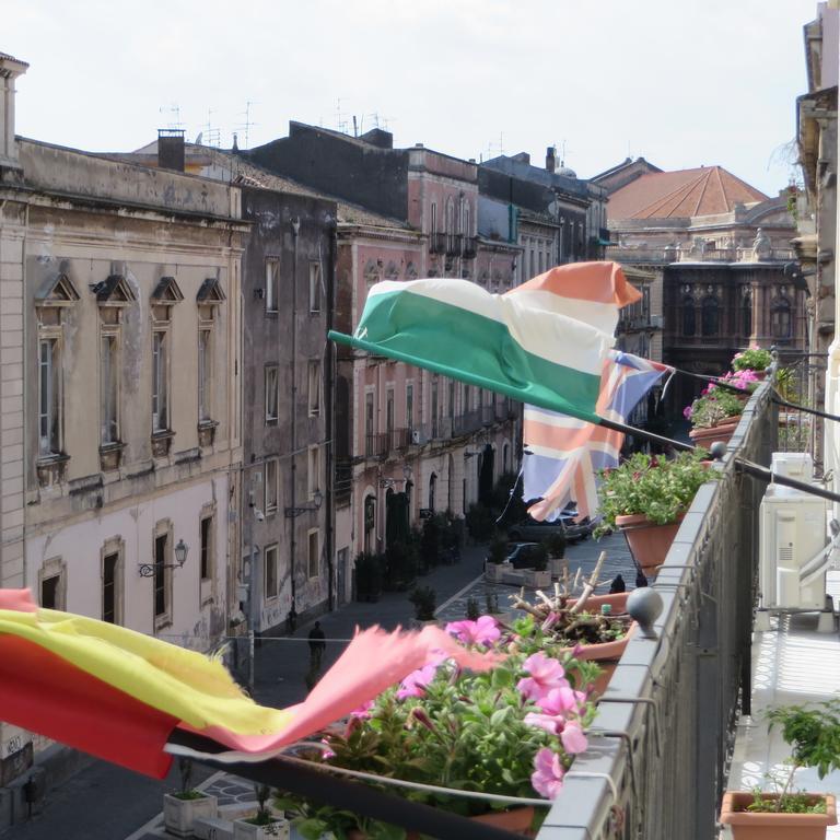 B&B Al Teatro Massimo คาตาเนีย ห้อง รูปภาพ