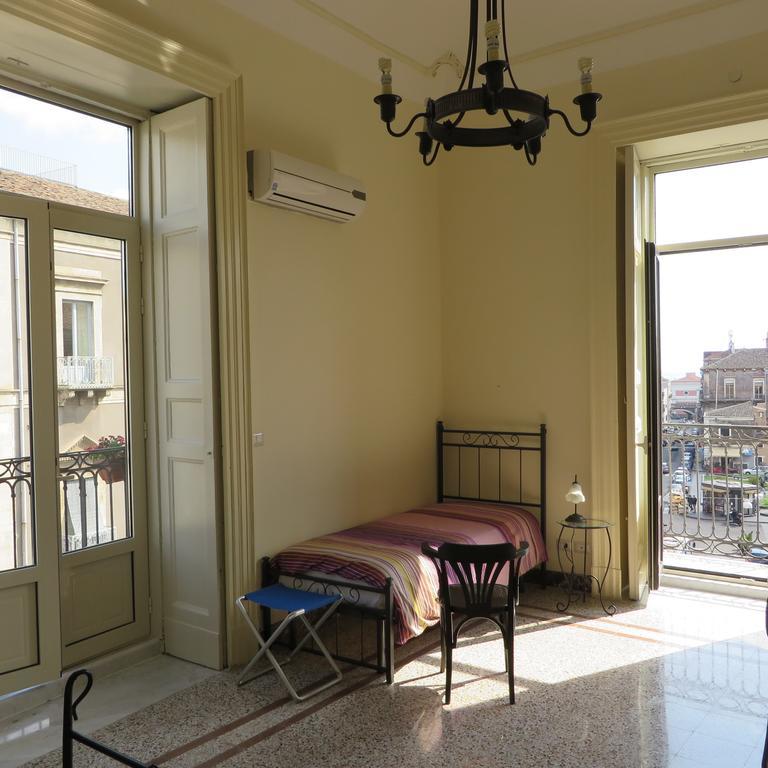 B&B Al Teatro Massimo คาตาเนีย ห้อง รูปภาพ