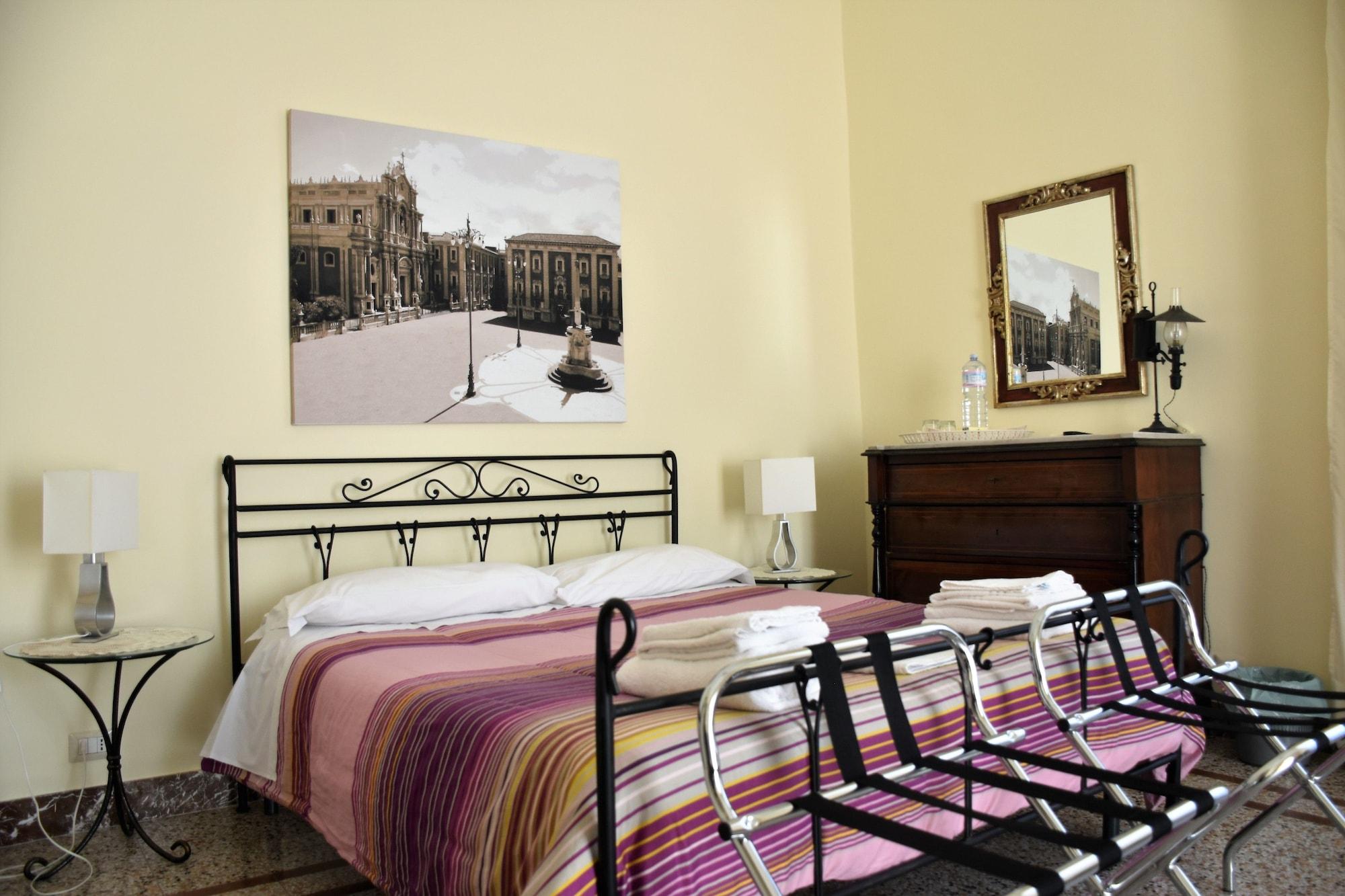 B&B Al Teatro Massimo คาตาเนีย ภายนอก รูปภาพ
