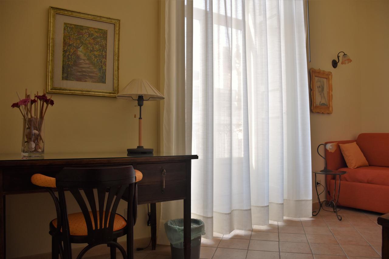 B&B Al Teatro Massimo คาตาเนีย ภายนอก รูปภาพ