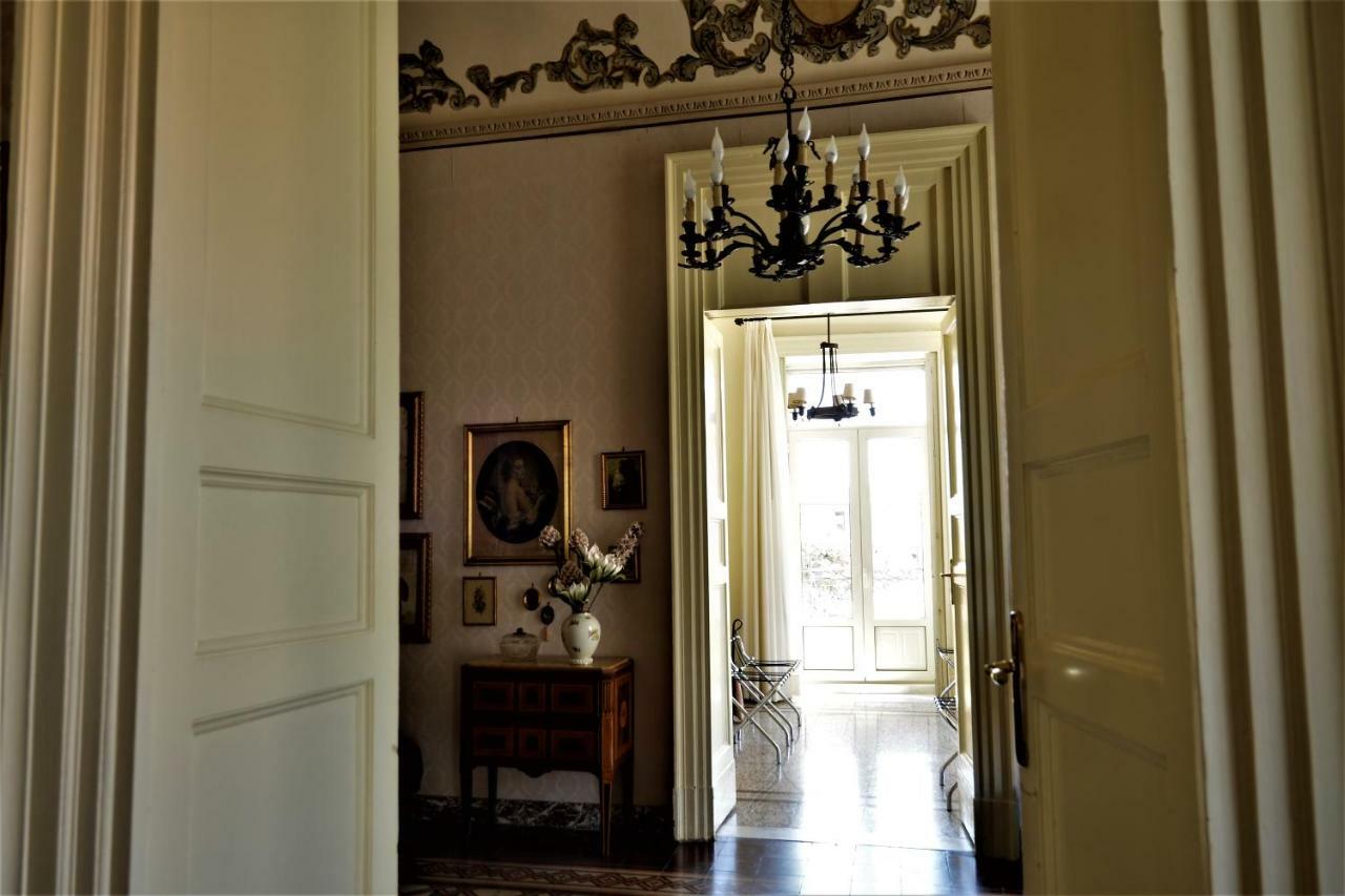B&B Al Teatro Massimo คาตาเนีย ภายนอก รูปภาพ