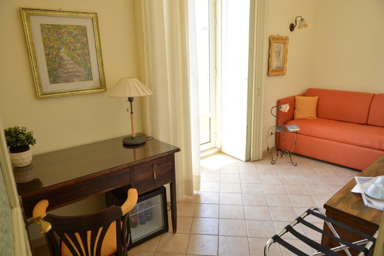 B&B Al Teatro Massimo คาตาเนีย ภายนอก รูปภาพ