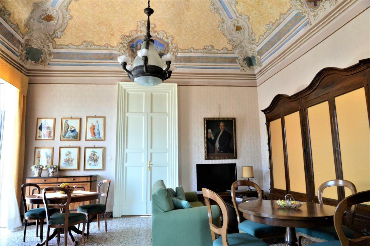 B&B Al Teatro Massimo คาตาเนีย ภายนอก รูปภาพ